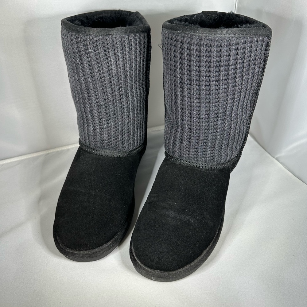 Women’s Minnetonka Black Knit Boots - Size 10